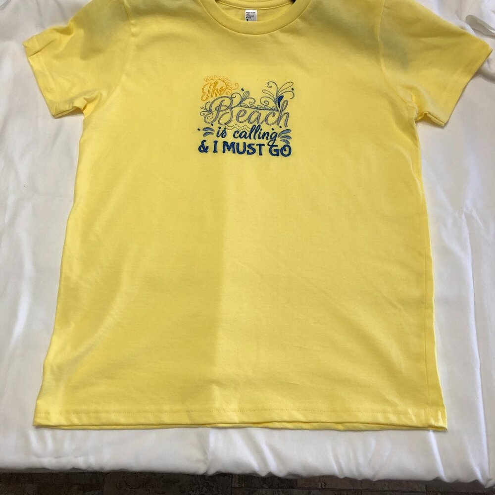 Beach T-shirt Yellow Embroidery Size 12 youth